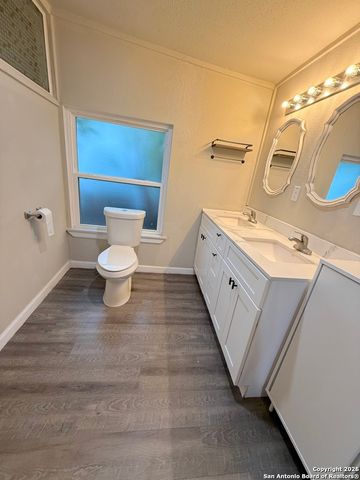 659 olmos, San Antonio, TX 78212