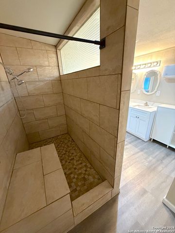 659 olmos, San Antonio, TX 78212