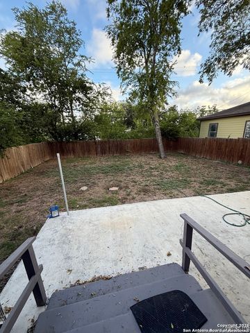 659 olmos, San Antonio, TX 78212