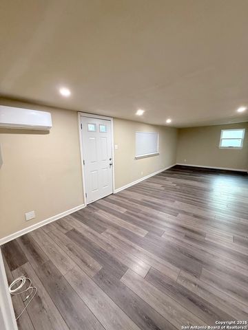 659 olmos, San Antonio, TX 78212