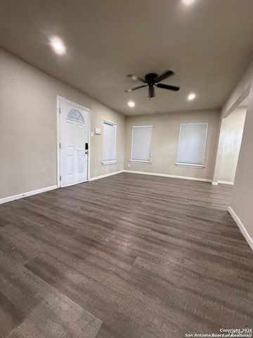 659 olmos, San Antonio, TX 78212