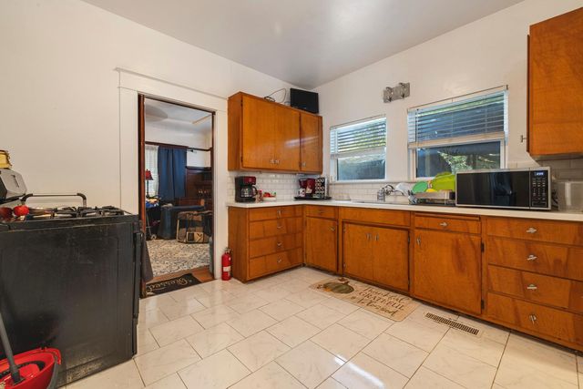 828 W Magnolia, Stockton, CA 95203