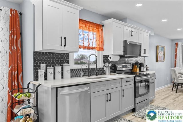 1804 Elmhurst Drive, Whitehall Twp, PA 18052
