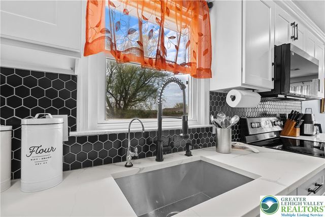 1804 Elmhurst Drive, Whitehall Twp, PA 18052