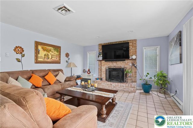1804 Elmhurst Drive, Whitehall Twp, PA 18052