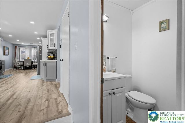 1804 Elmhurst Drive, Whitehall Twp, PA 18052