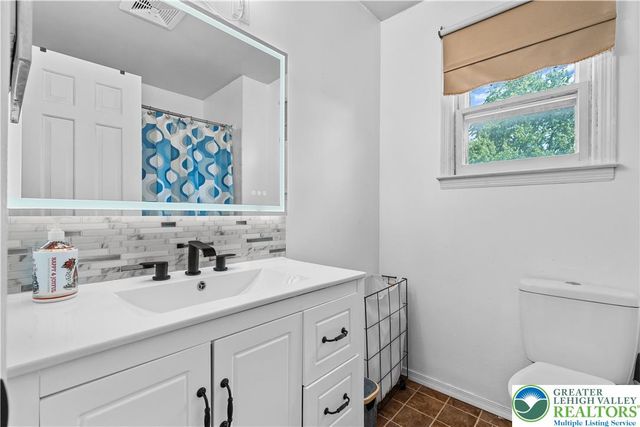 1804 Elmhurst Drive, Whitehall Twp, PA 18052