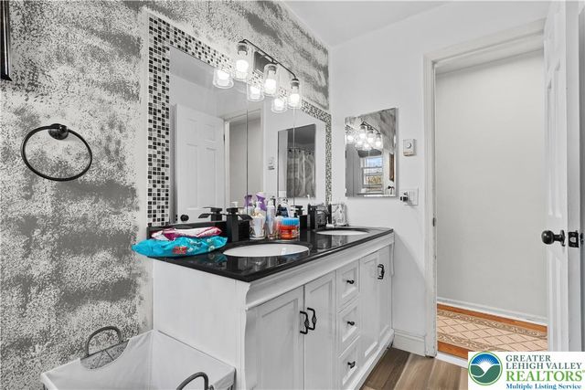 1804 Elmhurst Drive, Whitehall Twp, PA 18052