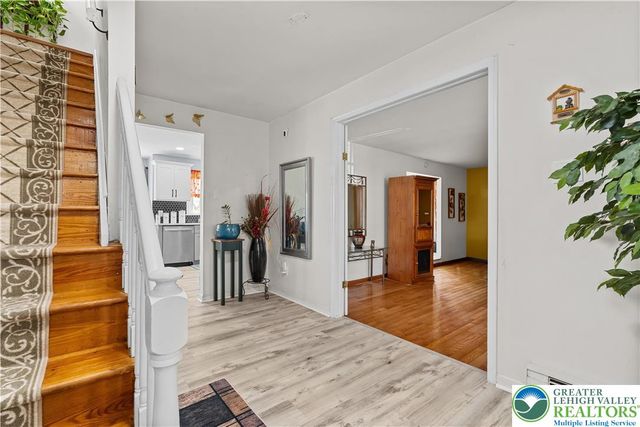 1804 Elmhurst Drive, Whitehall Twp, PA 18052
