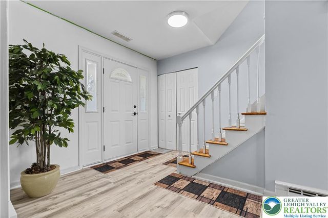 1804 Elmhurst Drive, Whitehall Twp, PA 18052