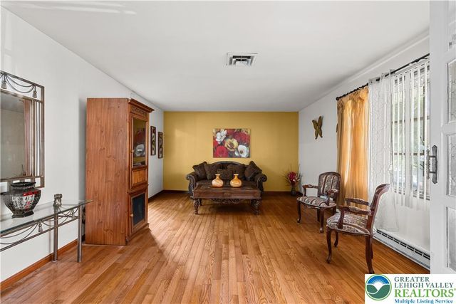 1804 Elmhurst Drive, Whitehall Twp, PA 18052