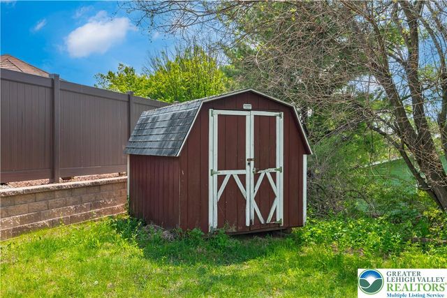 1804 Elmhurst Drive, Whitehall Twp, PA 18052