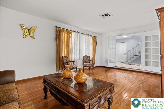 1804 Elmhurst Drive, Whitehall Twp, PA 18052