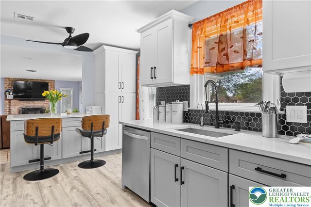 1804 Elmhurst Drive, Whitehall Twp, PA 18052