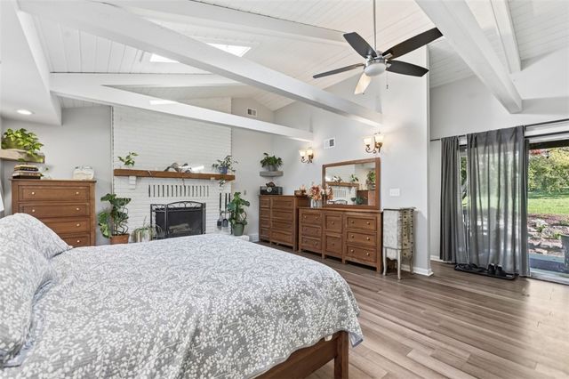 212 Morewood Rd, Shaler, PA 15116