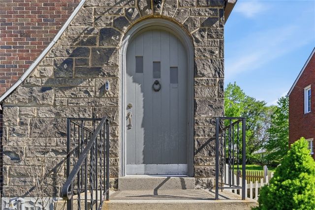 212 Morewood Rd, Shaler, PA 15116