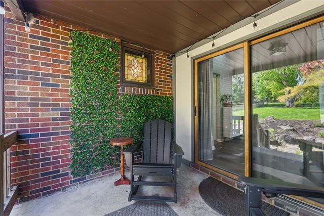 212 Morewood Rd, Shaler, PA 15116