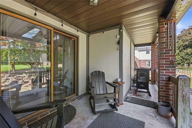 212 Morewood Rd, Shaler, PA 15116