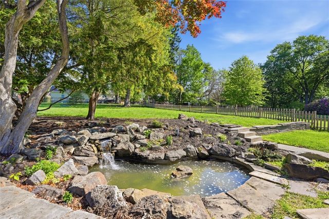 212 Morewood Rd, Shaler, PA 15116