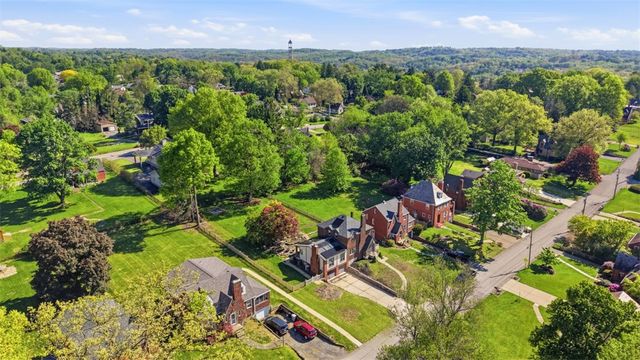 212 Morewood Rd, Shaler, PA 15116