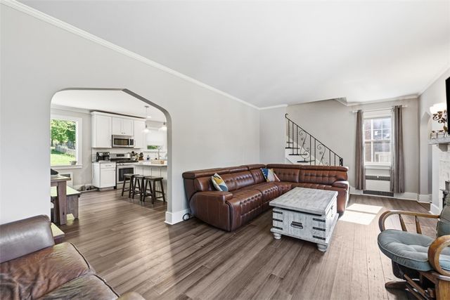 212 Morewood Rd, Shaler, PA 15116