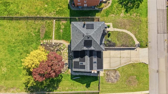 212 Morewood Rd, Shaler, PA 15116