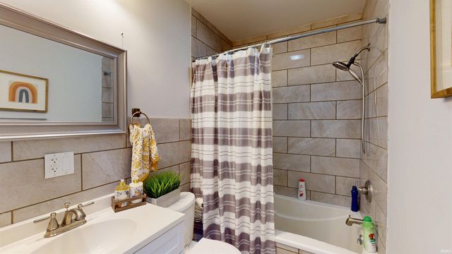 218 Greenberry St Street, Sweetser, IN 46952