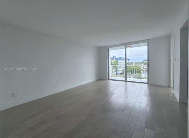 16546 NE 26th Ave 5H, North Miami Beach, FL 33160