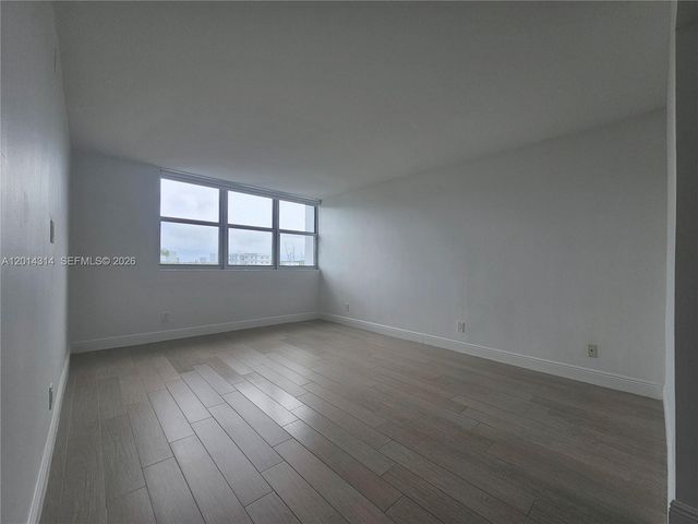 16546 NE 26th Ave 5H, North Miami Beach, FL 33160