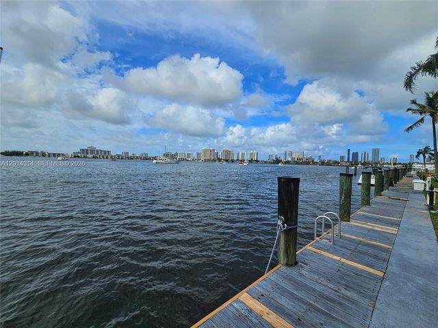 16546 NE 26th Ave 5H, North Miami Beach, FL 33160