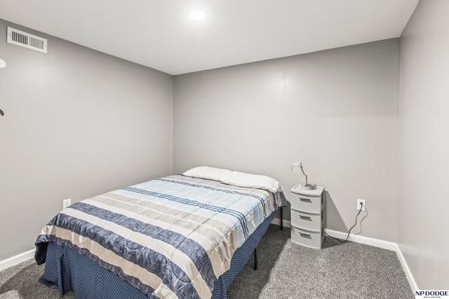 3321 N 48th Avenue, Omaha, NE 68104