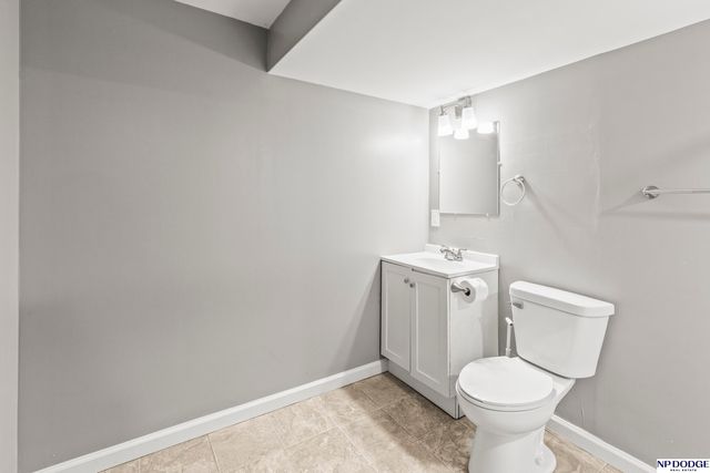 3321 N 48th Avenue, Omaha, NE 68104