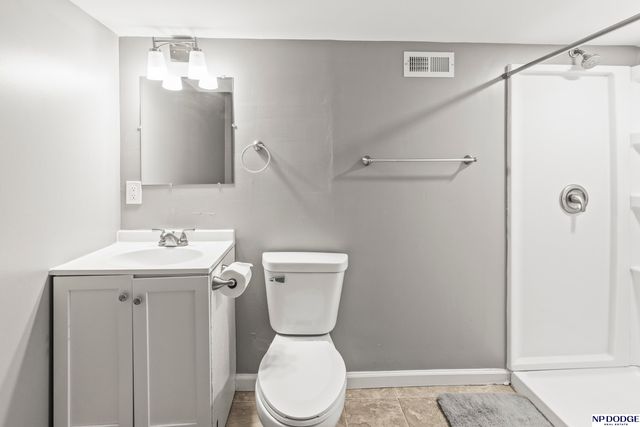 3321 N 48th Avenue, Omaha, NE 68104