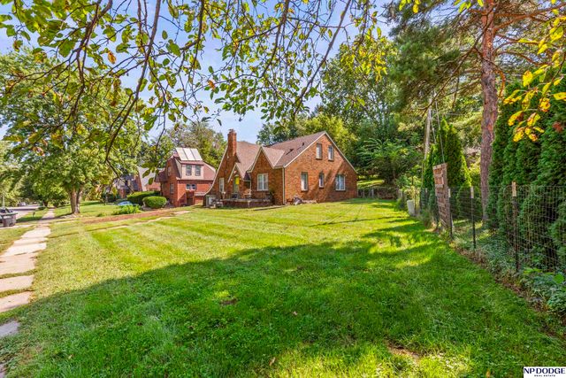 3321 N 48th Avenue, Omaha, NE 68104