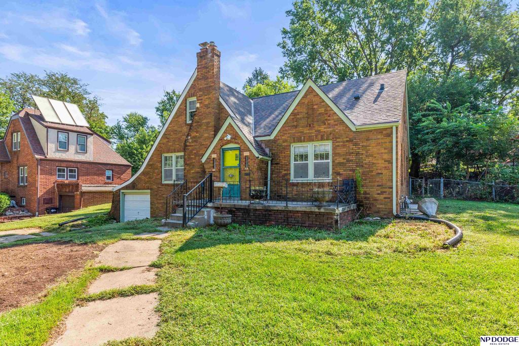 3321 N 48th Avenue, Omaha, NE 68104