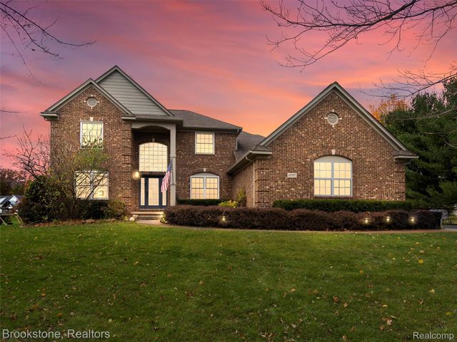 6707 Forest Pointe Boulevard, Springfield Charter Township, MI 48350