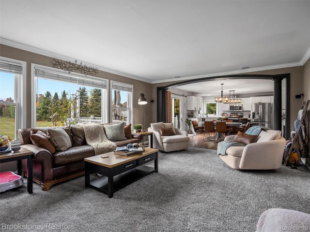 6707 Forest Pointe Boulevard, Springfield Charter Township, MI 48350