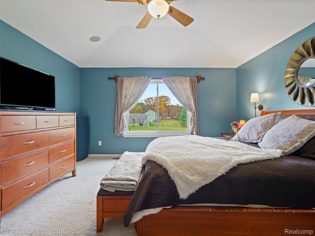 6707 Forest Pointe Boulevard, Springfield Charter Township, MI 48350