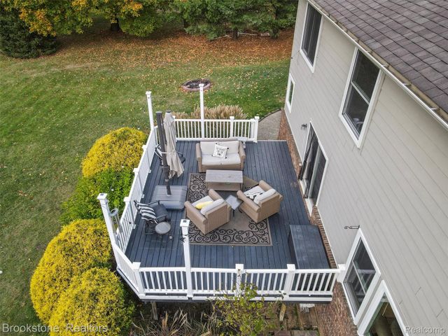 6707 Forest Pointe Boulevard, Springfield Charter Township, MI 48350