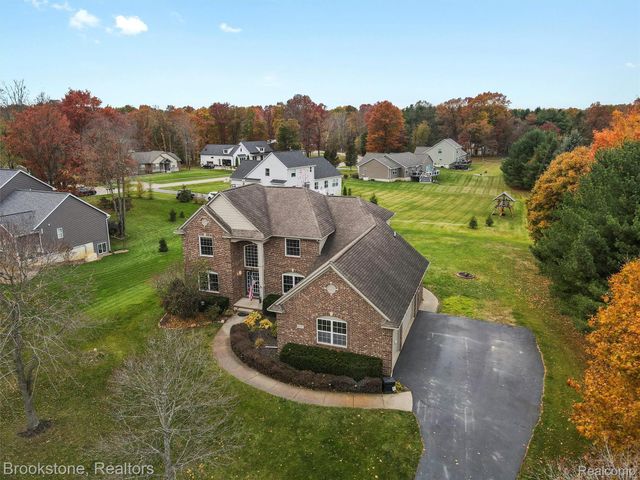 6707 Forest Pointe Boulevard, Springfield Charter Township, MI 48350