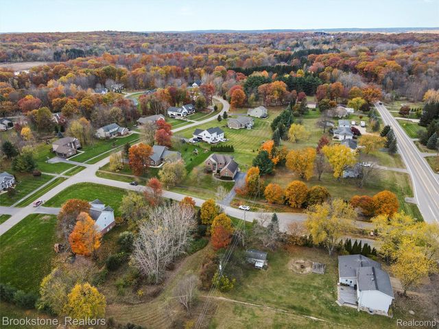 6707 Forest Pointe Boulevard, Springfield Charter Township, MI 48350