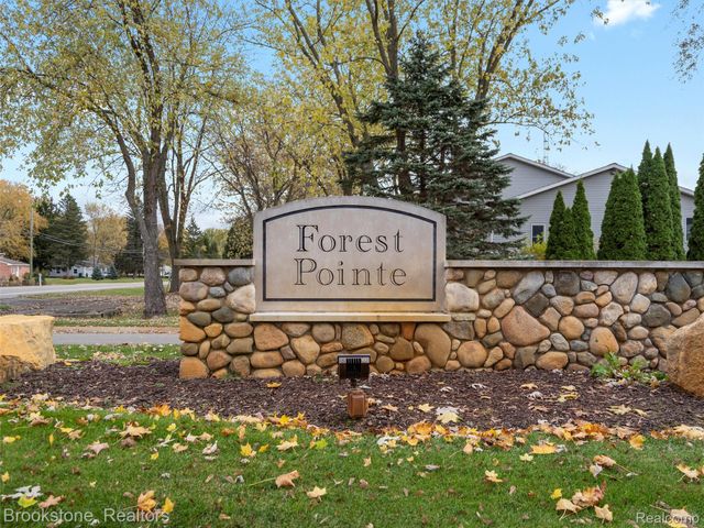6707 Forest Pointe Boulevard, Springfield Charter Township, MI 48350