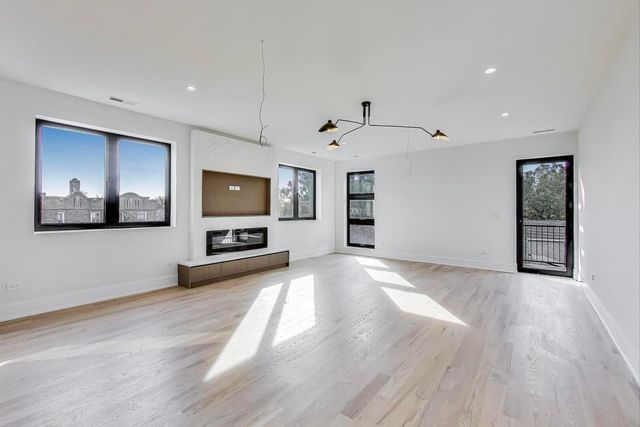 2307 W Foster Avenue 1, Chicago, IL 60625