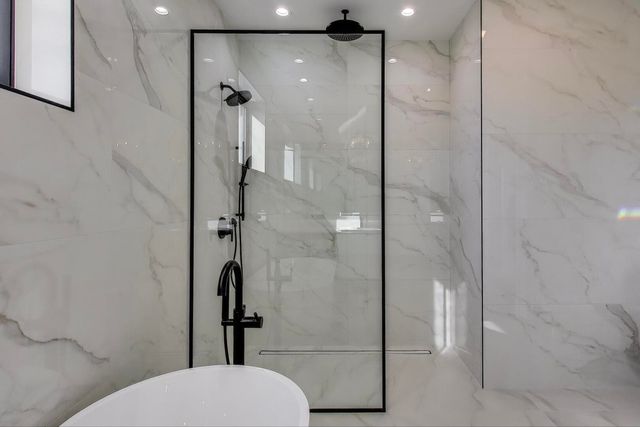 2307 W Foster Avenue 1, Chicago, IL 60625