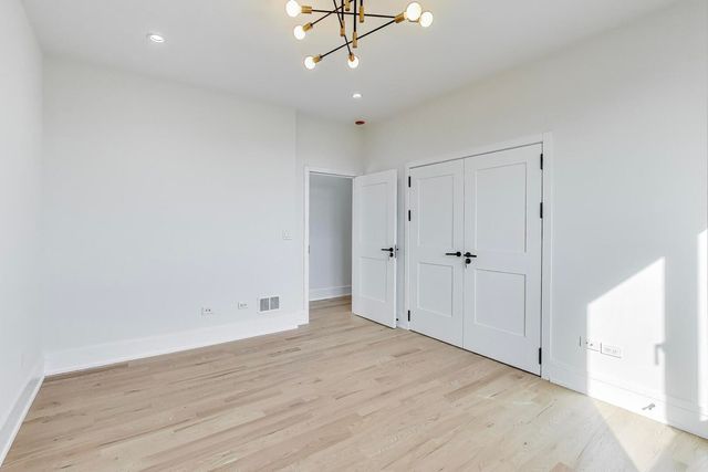 2307 W Foster Avenue 1, Chicago, IL 60625