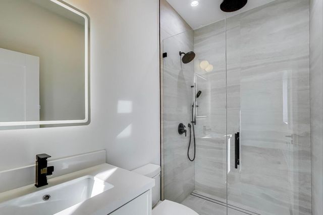 2307 W Foster Avenue 1, Chicago, IL 60625