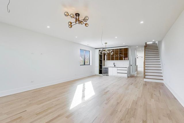 2307 W Foster Avenue 1, Chicago, IL 60625