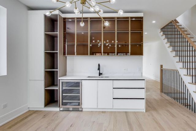 2307 W Foster Avenue 1, Chicago, IL 60625