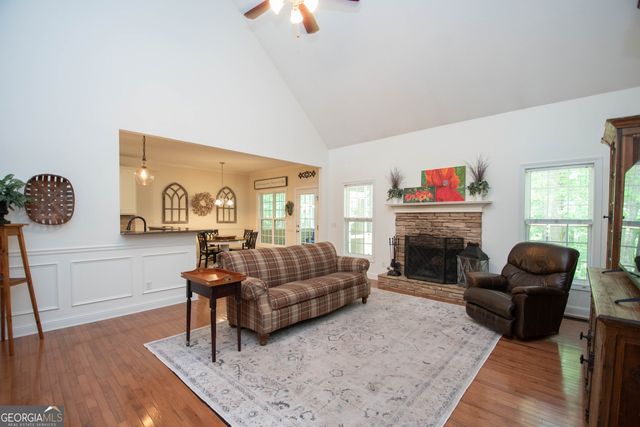 80 Walton Place Drive, Newnan, GA 30263