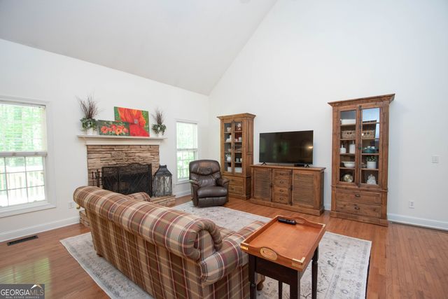 80 Walton Place Drive, Newnan, GA 30263